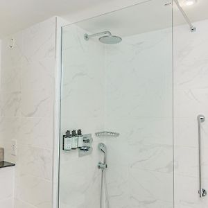 Zimmer mit zwei Einzelbetten